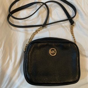 micheal kors crossbody